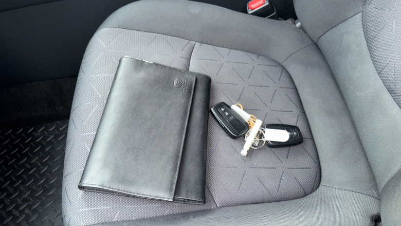 Toyota RAV4 2.5 VVT-i Hybrid Design 5dr CVT Hybrid Estate